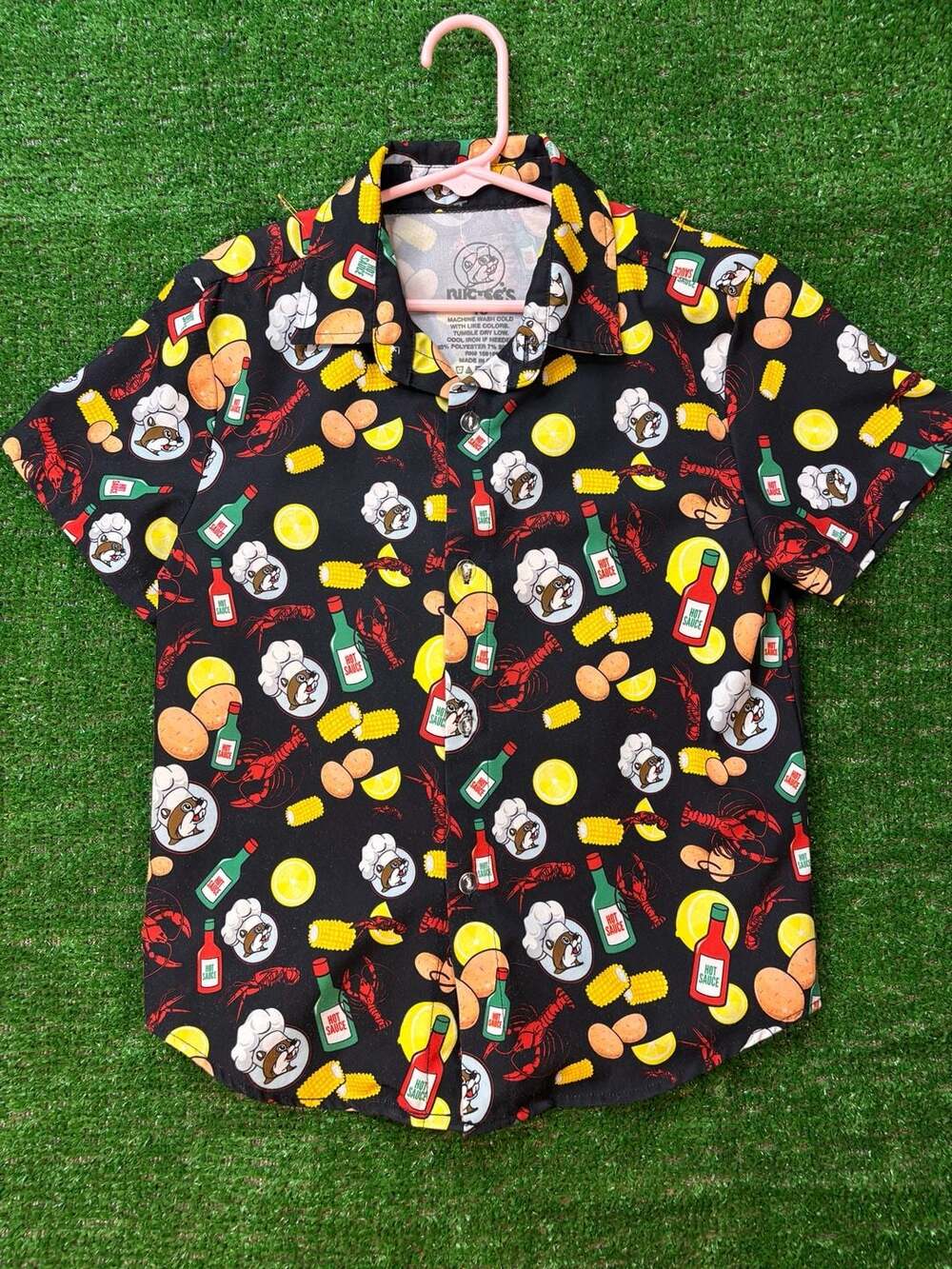 Buc-ee's Crawfish Boil Button-Up Shirt Size YS Black Hot Sauce Seafood